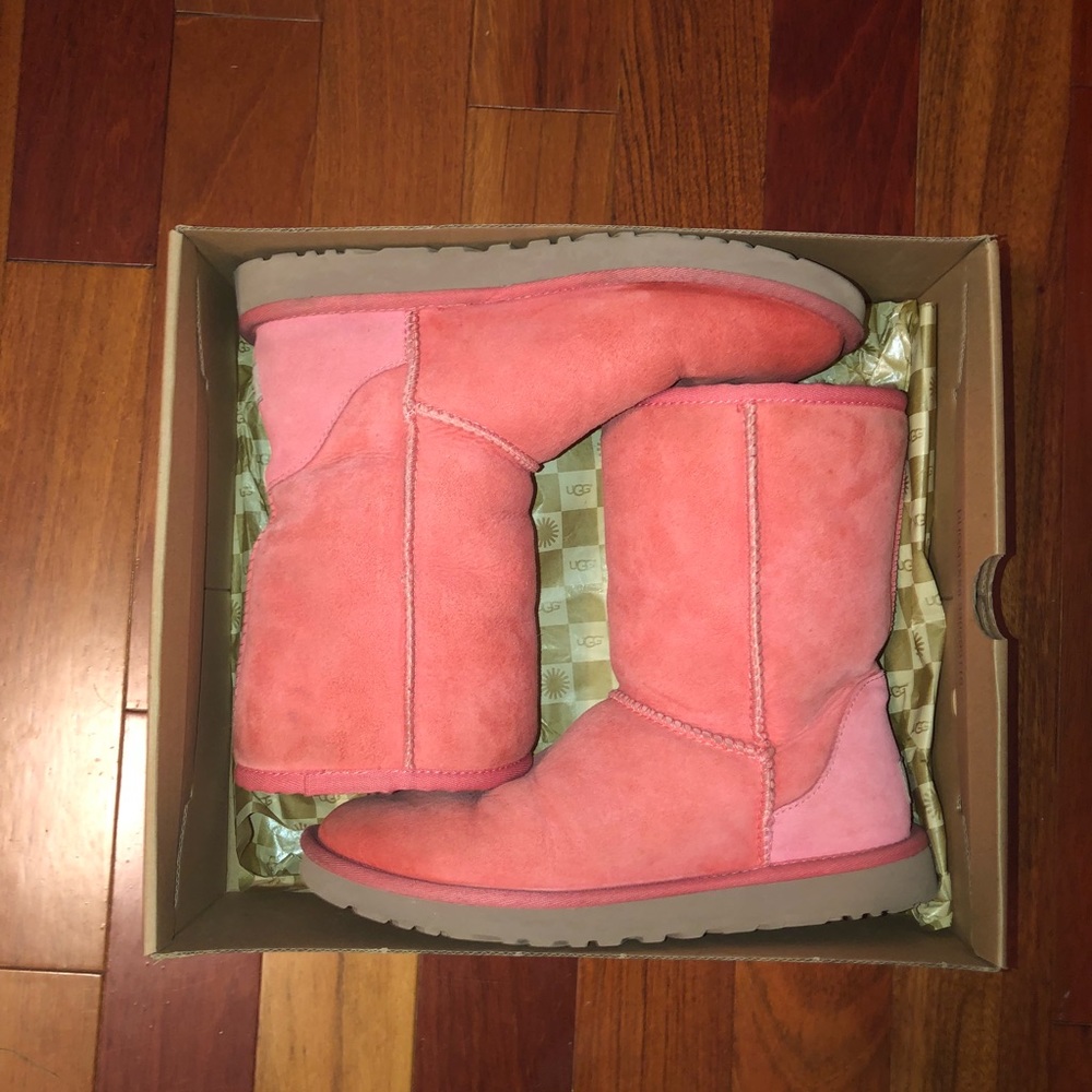 Coral pink Uggs size 8
